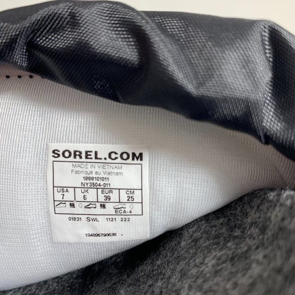 Sorel Flurry Insulated Tall Snow Boots Lined Black Print Youth Size 7 NEW - Picture 9 of 9